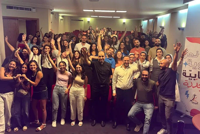 لقاءٌ للمشاركين في يوبيل الشبيبة، في يونيو/حزيران الماضي، في مركز اللجنة الوطنيّة لرعويّة الشبيبة-ذوق مصبح اللبنانيّة