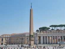 مِسَلّة ساحة القدّيسة بطرس-الفاتيكان