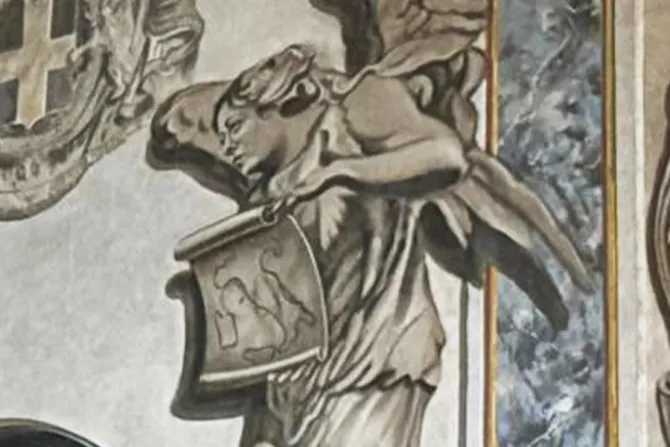 كنيسة سان لورينتسو إن لوتشينا تحت أنظار الإعلام بعدما بدت ملامح جورجيا ميلوني فيها على وجه ملاك