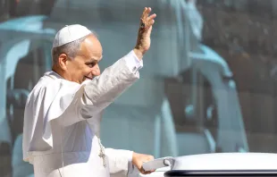 البابا لاوون الرابع عشر يُجري المقابلة العامّة الأسبوعيّة صباح اليوم في ساحة القدّيس بطرس-الفاتيكان مصدر الصورة: دانييل إيبانيز/آسي مينا