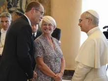 البابا لاوون الرابع عشر يلتقي وفدًا فرنسيًّا من فال دو مارن