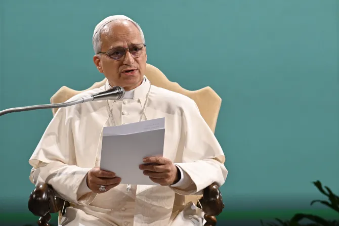 البابا لاوون الرابع عشر يلقي كلمة في مركز لحركة الفوكولاري في منطقة كاستل غاندولفو المجاورة لروما في شهر أكتوبر/تشرين الأوّل الماضي