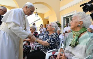 البابا لاوون الرابع عشر يزور دار القدّيسة مرتا للمسنّين في كاستل غاندولفو مصدر الصورة: فاتيكان ميديا