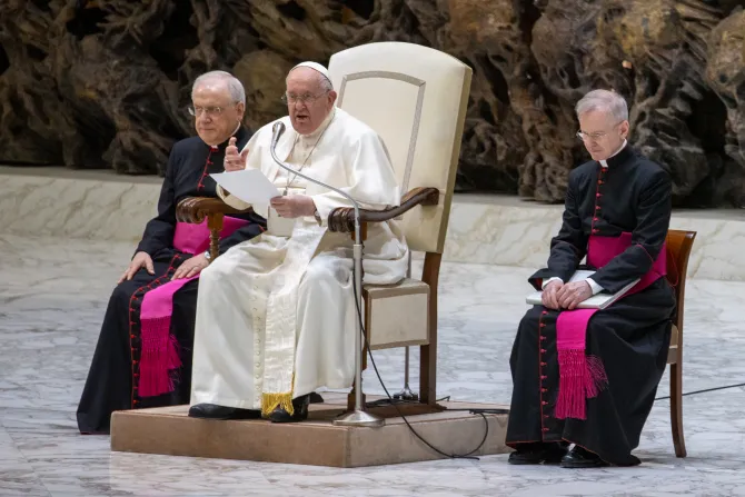 البابا فرنسيس يشرح رذيلة الكسل صباح اليوم في قاعة بولس السادس-الفاتيكان