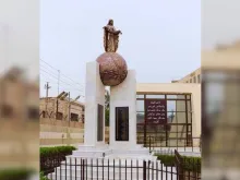 نصب شهداء كاتدرائيّة سيّدة النجاة للسريان الكاثوليك في العاصمة العراقيّة بغداد