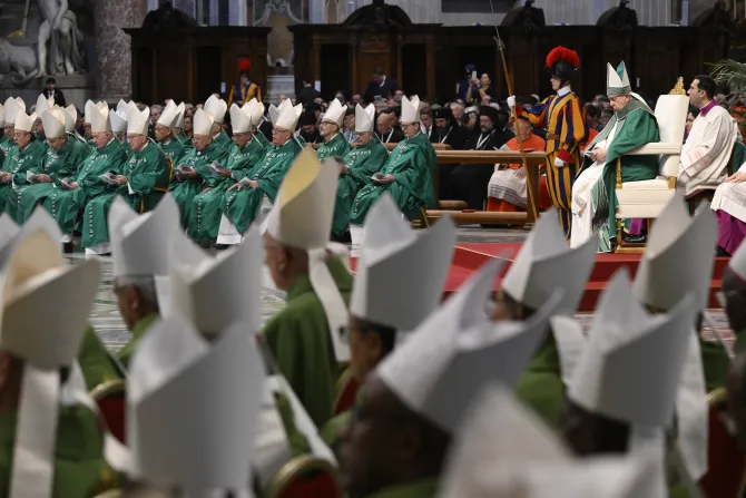 البابا فرنسيس يترأّس ذبيحة إلهيّة في بازيليك القدّيس بطرس-الفاتيكان، لاختتام أعمال الدورة الأولى من الجمعيّة العامّة الـ16 لسينودس الأساقفة في 29 أكتوبر/تشرين الأوّل 2023