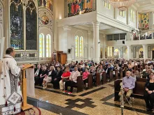 لقطة من احتفالات كنيسة الروم الكاثوليك في كندا