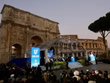 البابا يُلقي كلمة في الكولوسيوم ضمن لقاء عالميّ لأجل السلام