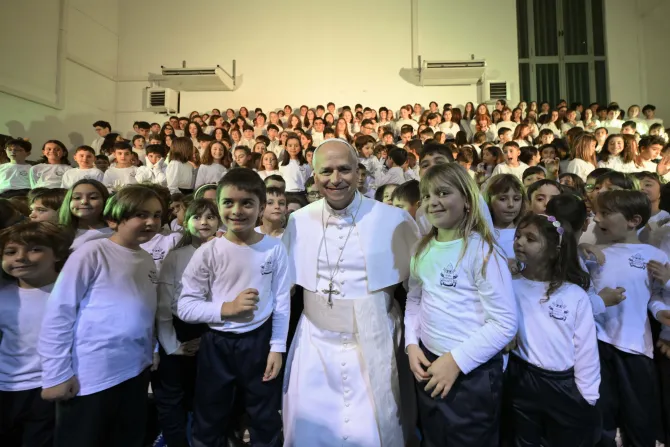 البابا لاوون الرابع عشر يحضر النسخة الـ11 من الحفل الميلاديّ «إنكانتو» في المدرسة الحبريّة بولس السادس في منطقة كاستل غاندولفو