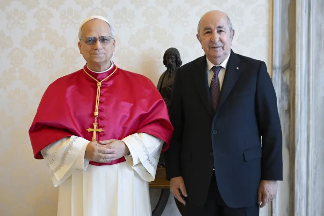البابا لاوون الرابع عشر يلتقي الرئيس الجزائريّ عبد المجيد تبّون في الفاتيكان