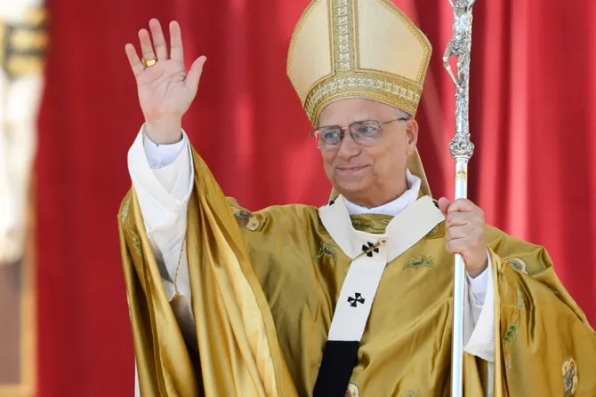 البابا لاوون الرابع عشر يحتفل بالذبيحة الإلهيّة في ساحة القدّيس بطرس الفاتيكانيّة لإعلان قداسة كارلو أكوتيس وبيير جورجيو فراسّاتي (7 سبتمبر/أيلول 2025)