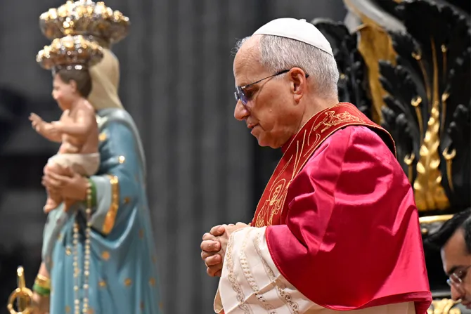 البابا لاوون الرابع عشر يترأّس أمسية صلاة في بازيليك القدّيس بطرس-الفاتيكان لمناسبة يوبيل التعزية (15 سبتمبر/أيلول 2025)