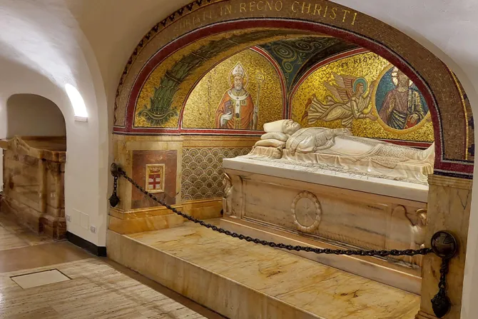 مغاور بازيليك القدّيس بطرس الفاتيكانيّة