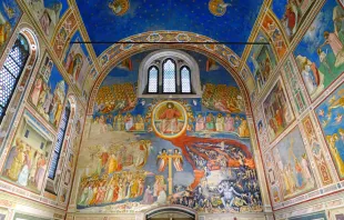 جدرايّات الفنّان الشهير جوتّو في كابيلا سكروفيني في مدينة بادوفا الإيطاليّة مصدر الصورة: EQRoy/Shutterstock