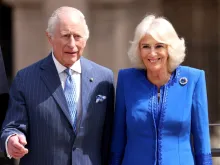 الملك تشارلز الثالث والملكة كاميلا في خلال زيارتهما العاصمة الإيطاليّة روما في شهر أبريل/نيسان الماضي