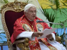 البابا الفخري بنديكتوس السادس عشر يشارك في اللقاء العالمي السابع للعائلات في العام 2012