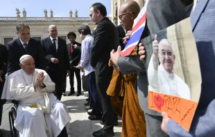 البابا فرنسيس يلتقي الحجّاج في المقابلة العامّة الأسبوعيّة صباح اليوم في ساحة القدّيس بطرس-الفاتيكان مصدر الصورة: فاتيكان ميديا