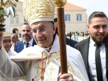 واجه الراعي في السنوات الأخيرة سلسلة من الضغوط الإعلاميّة لتقديم استقالته، إلّا أنّه واصل مسؤوليّاته الكنسيّة ويستعدّ اليوم لاستقبال البابا لاوون الرابع عشر في لبنان