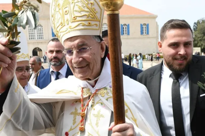 واجه الراعي في السنوات الأخيرة سلسلة من الضغوط الإعلاميّة لتقديم استقالته، إلّا أنّه واصل مسؤوليّاته الكنسيّة ويستعدّ اليوم لاستقبال البابا لاوون الرابع عشر في لبنان