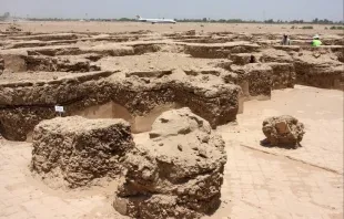 من آثار أقدم مدينة مسيحيّة عراقيّة، الحيرة-النجف Provided by: The Nahrein Network