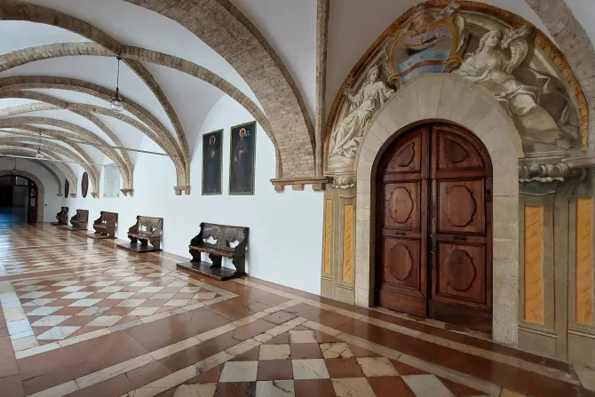 الدير المقدّس في أسّيزي الإيطاليّة