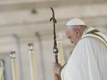 البابا فرنسيس يترأّس الذبيحة الإلهيّة الافتتاحيّة للسينودس صباح اليوم في ساحة القدّيس بطرس-الفاتيكان