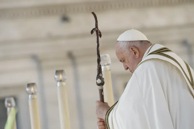 البابا فرنسيس يترأّس الذبيحة الإلهيّة الافتتاحيّة للسينودس صباح اليوم في ساحة القدّيس بطرس-الفاتيكان