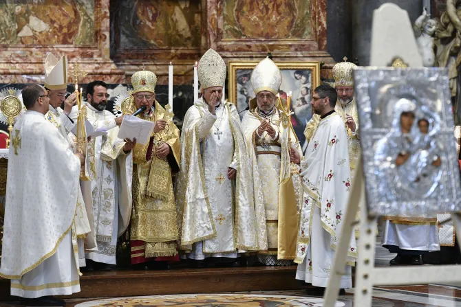 العبسي يترأّس الذبيحة الإلهيّة في بازيليك القدّيس بطرس الفاتيكانيّة بمشاركة بطاركة آخرين