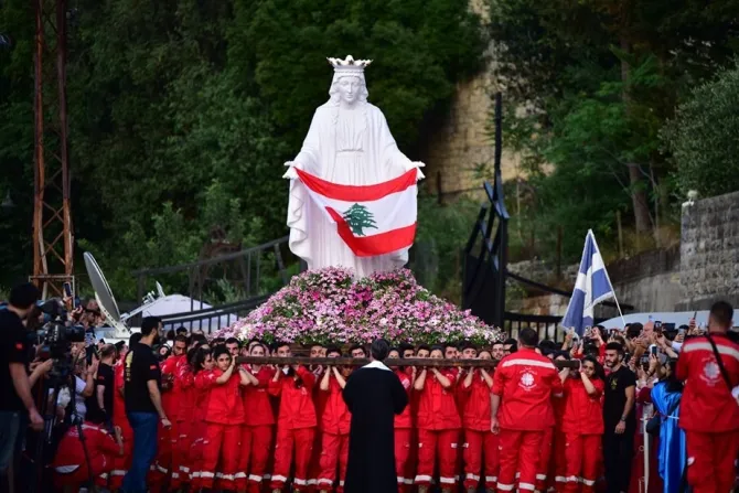 «سيّدة لبنان» تحتضن المؤمنين في ختام الشهر المريمي-1