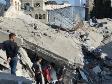 انهيار مبنى تابع لكنيسة القدّيس برفيريوس في غزّة بعد تعرّضه للقصف