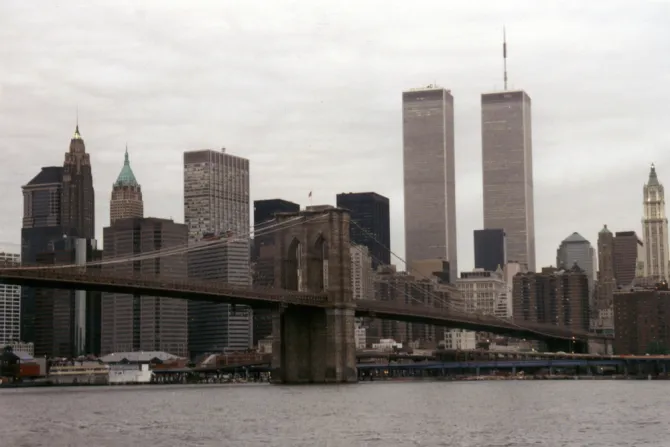 مانهاتن عام 1995 ويظهر برجا التجارة العالميَّان