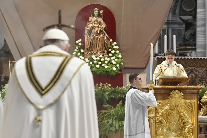 البابا فرنسيس يترأّس قدّاس الميرون في بازيليك القدّيس بطرس-الفاتيكان