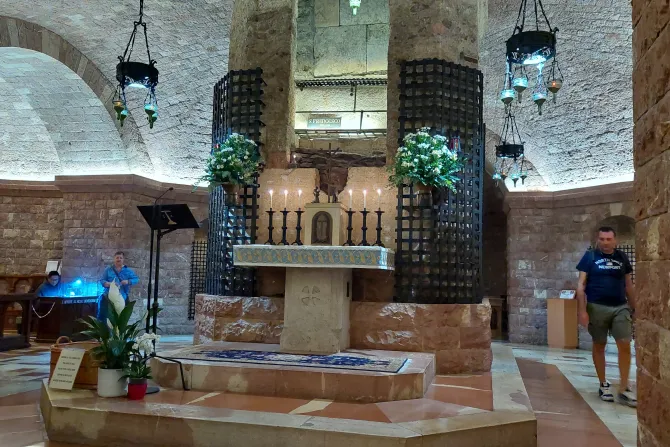 الدير المقدّس في أسّيزي الإيطاليّة