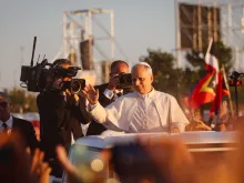 البابا لاوون الرابع عشر يترأّس أمسية صلاة في تور فريغاتا-روما