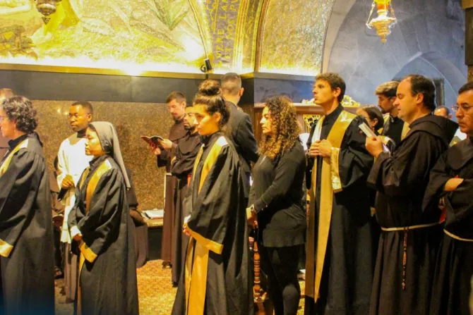 بيتسابالا يترأّس رتبة آلام الربّ في كنيسة القيامة-القدس، الأراضي المقدّسة