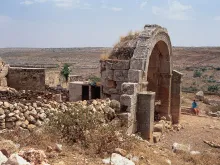البقايا الأثريّة لكنيسة فافرتين في عفرين