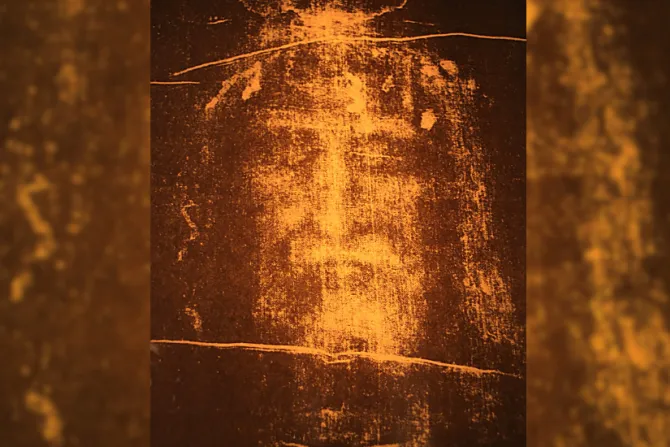 صورة وجه يسوع المطبوعة على كفن تورينو