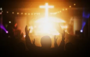 الصوم والفرح: توازن بين الروحانيّة والاحتفالات مصدر الصورة: Love You Stock/shutterstock