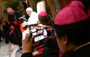 في خلال لقاء البابا فرنسيس مع الأساقفة الجدد Provided by: Vatican Media