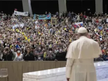 البابا فرانسيس يلتقي بمؤمنين في رحلة حج كاثوليكية من سلوفاكيا في 30 أبريل 2022