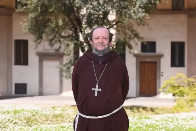 الأسقف باولو مارتينيلي، النائب الرسولي لجنوب الجزيرة العربية.