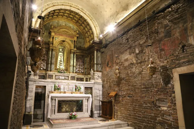 تقليد بيت الناصرة في لوريتو الإيطاليّة