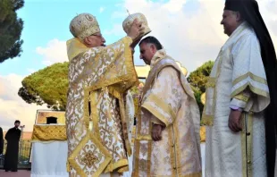 البطريرك العبسي للمطران إسكندر في رسامته الأسقفيّة: «نبقى ثابتين لأننا نعلم بمن آمّنا ونصطاد باسم المسيح!» Provided by: Melkite Greek Catholic Archeparchy of Zahle and Forzol