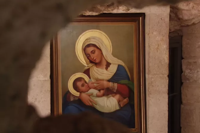 صورة مريم تُرضع ابنها