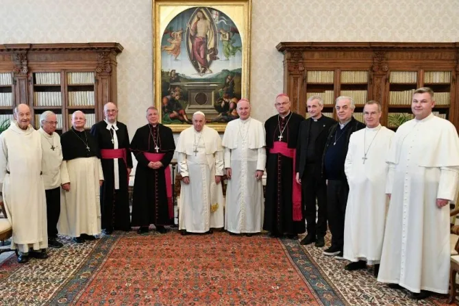 البابا فرنسيس يلتقي أعضاء المجلس الأعلى لكونفدراليّة قانونيي القديس أغسطينوس