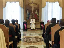 البابا يلقي كلمته أمام جمعيّة مرسلي الماريانهيل