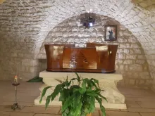 ضريح مار نعمة الله الحرديني في دير مار قبريانوس ويوستينا، كفيفان-لبنان
