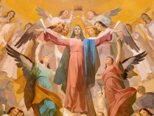 لوحة لانتقال مريم بالنفس والجسد إلى السماء