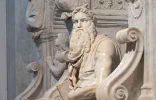 تمثال موسى النبي للفنان مايكل أنجلو في كنيسة مار بطرس في فينكولي، روما-إيطاليا مصدر الصورة: Maria Laura Catalogna/Pexels