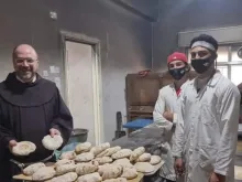 سوريا: مشروع «خمسة أرغفة وسمكتان» يحتفل بتوزيع 200 ألف وجبة طعام